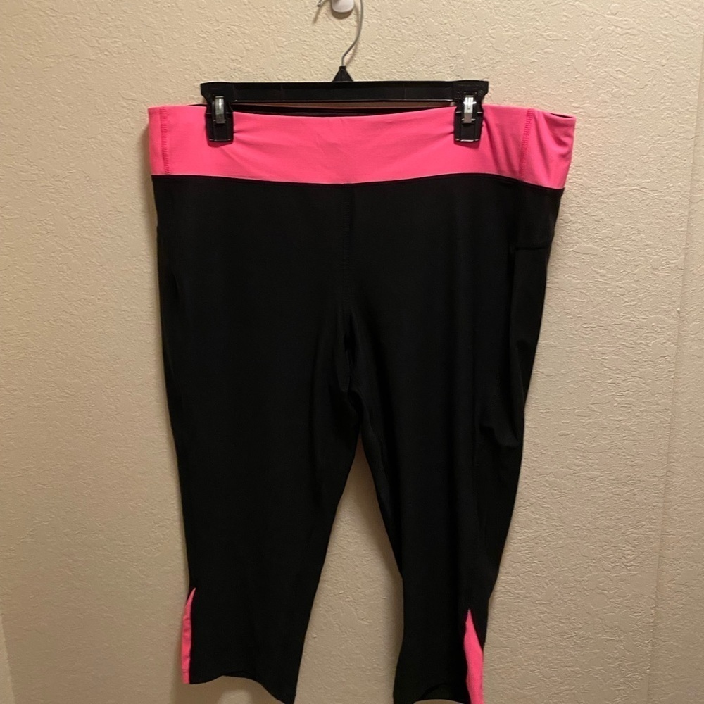 NWOT Xersion crop leggings